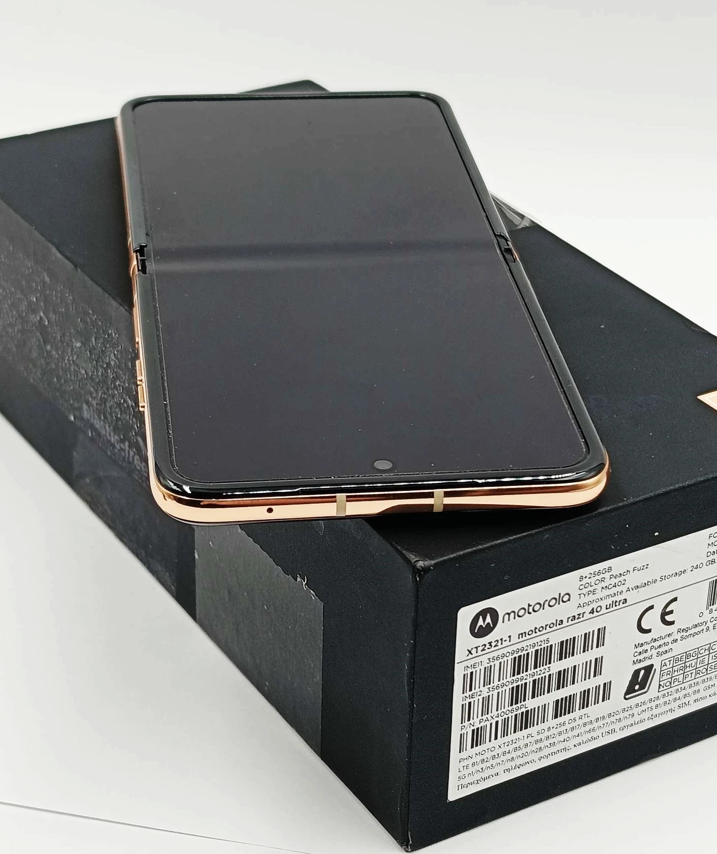 telefon-motorola-razr-40-ultra-pudelko-kabel-przekatna-ekranu-690