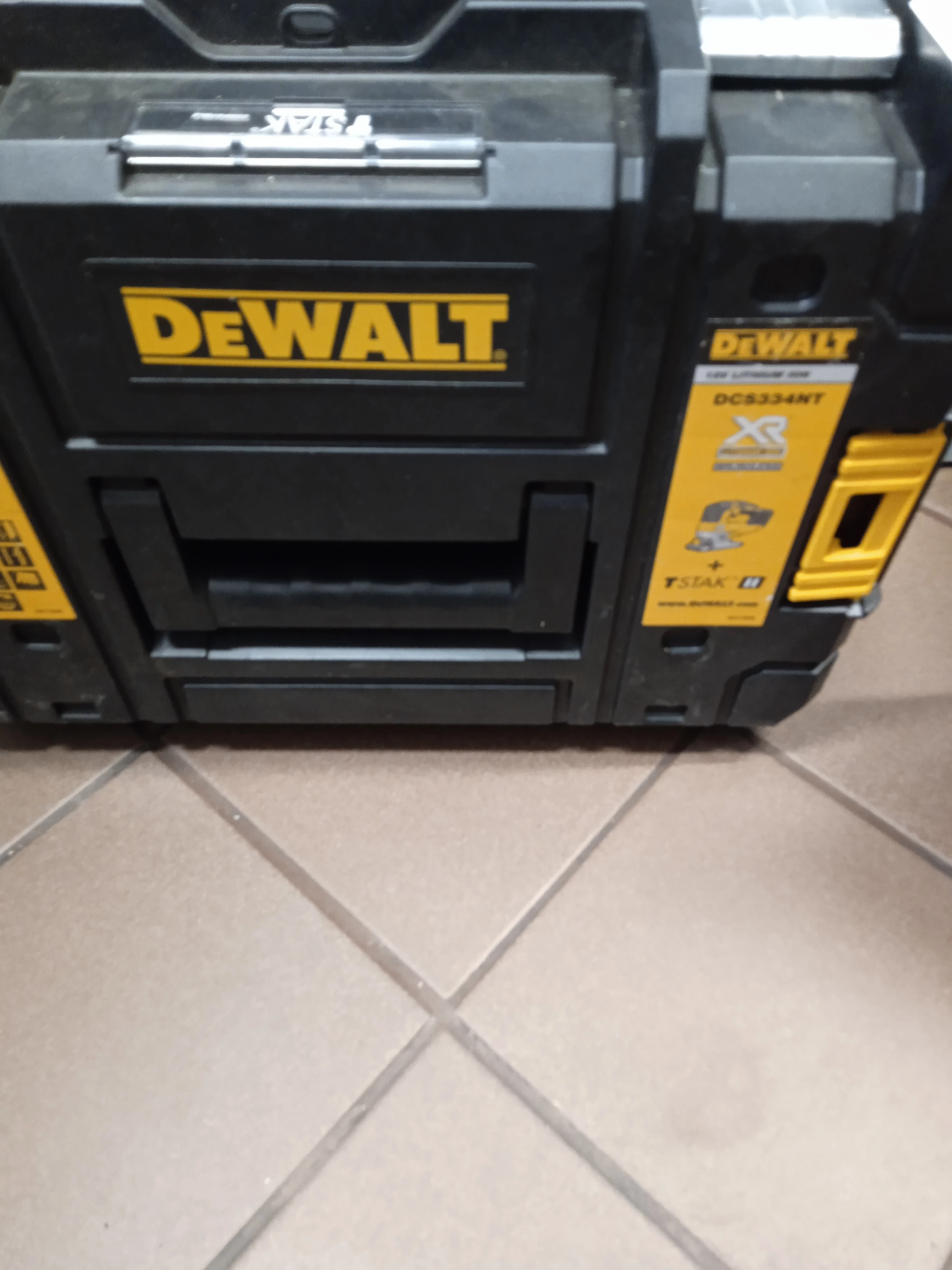 wyrzynarka-18v-135mm-typ-t-2x5ah-tstak-dewalt-ean-gtin-5035048710661