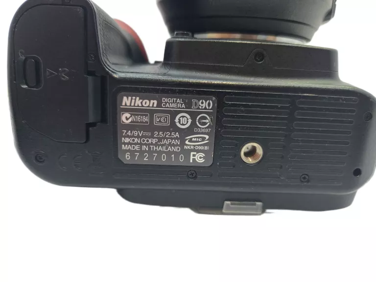 lustrzanka-nikon-d90-obiektyw-nikon-dx-af-s-nikkor-18-105mm-stabilizacja-14349-4