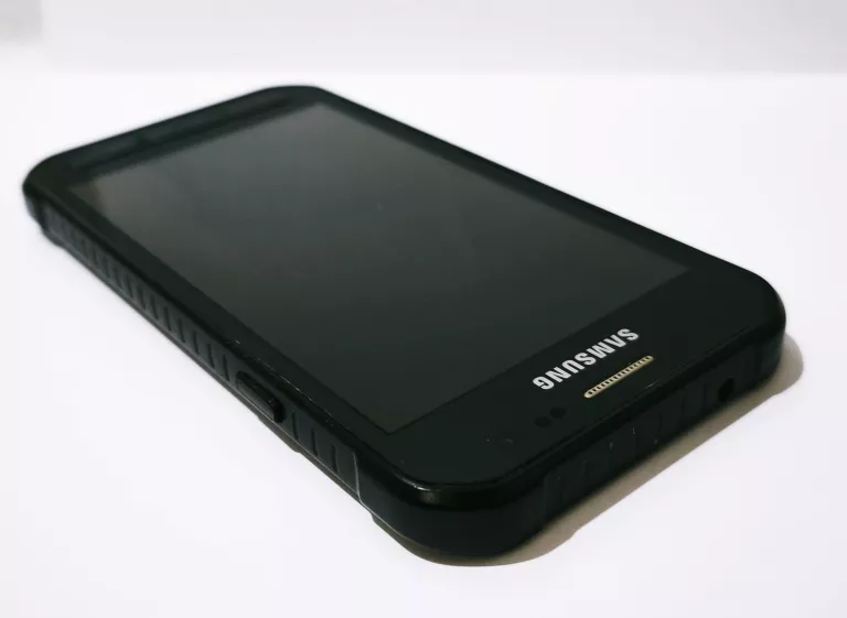 samsung-galaxy-xcover-3-przekatna-ekranu-450
