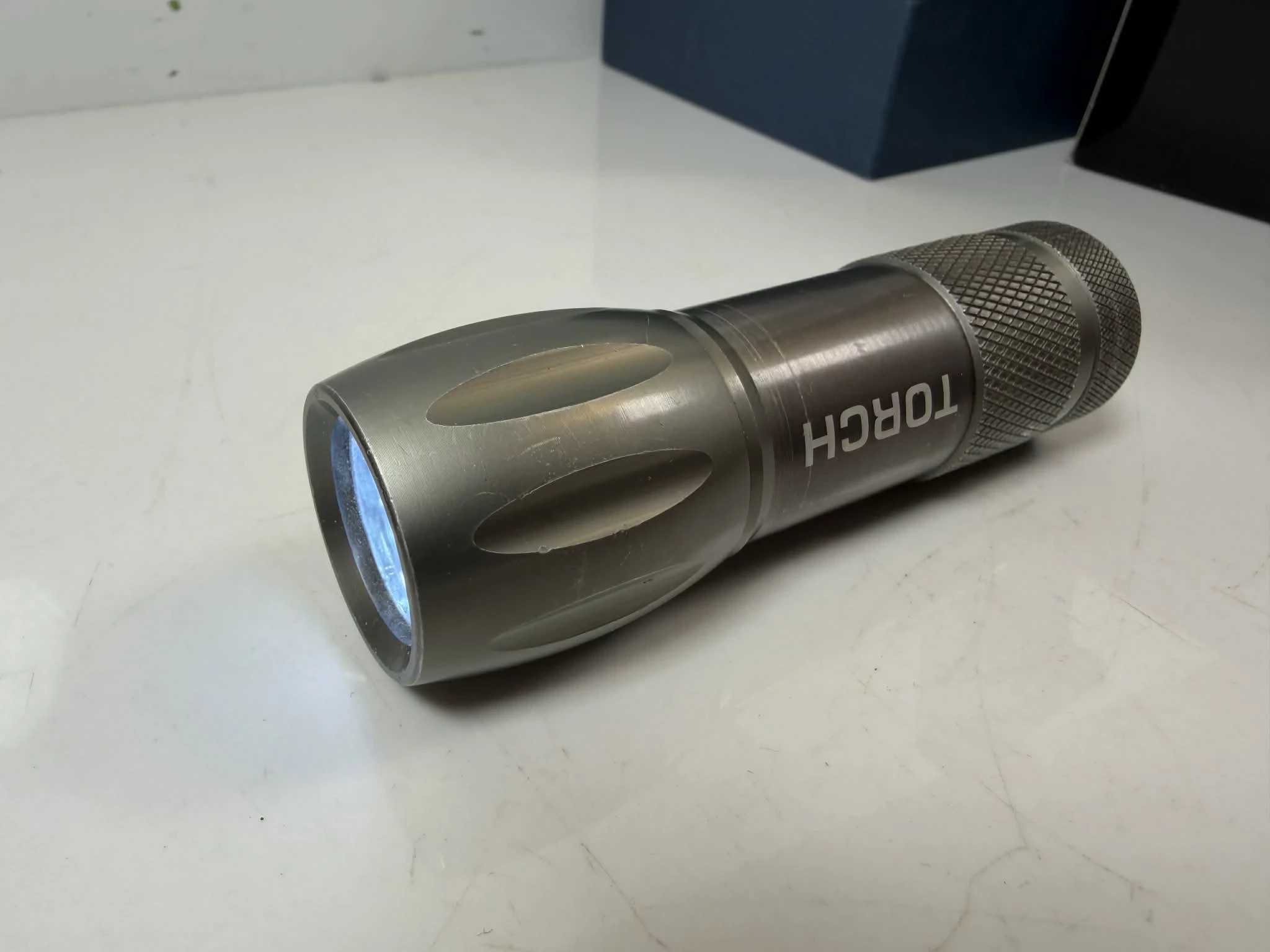 minii-latarka-torch-na-baterie-praktyczna-rybnicka-3-gliwice-g1