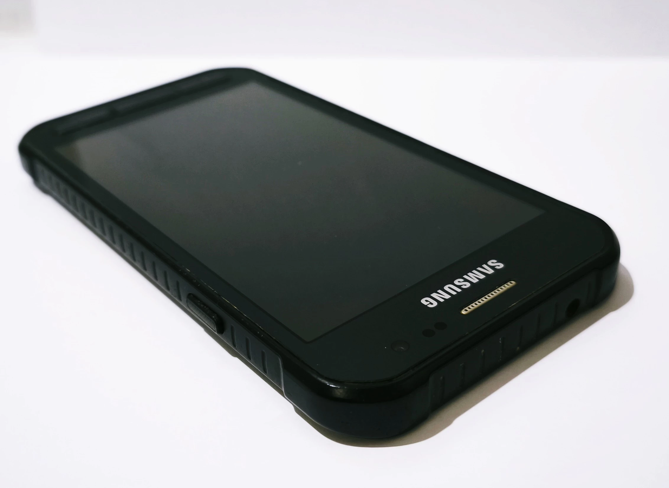 samsung-galaxy-xcover-3-przekatna-ekranu-450
