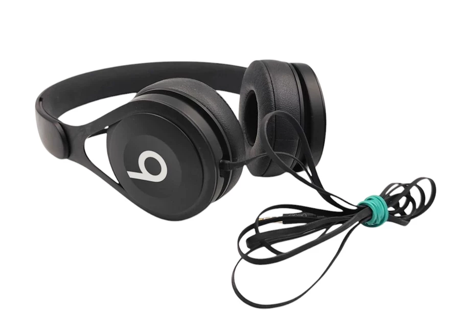 sluchawki-przewodowe-beats-ep-nauszne-czarne-kolor-dominujacy-129357-3