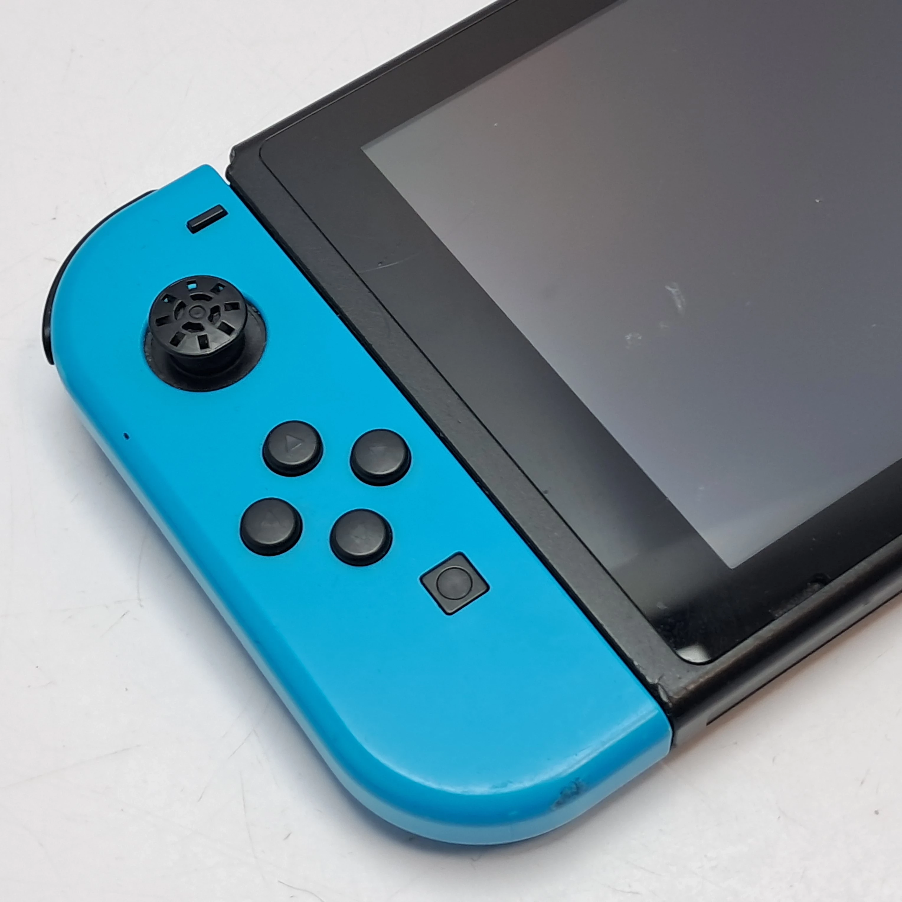 konsola-nintendo-switch-liczba-kontrolerow-w-zestawie-205994-225554