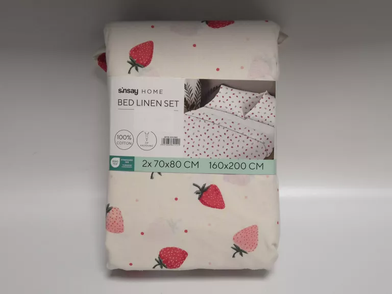 sinsay-bed-linen-set-160x200cm-truskawki-5907868641121-jutrzenki-24-c-bielsko-biala-bis
