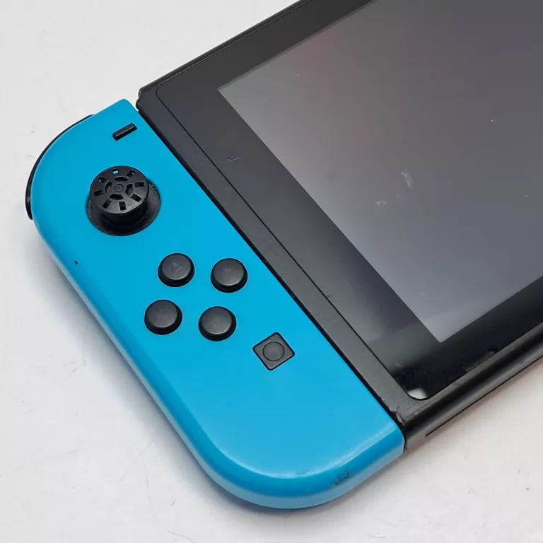 konsola-nintendo-switch-liczba-kontrolerow-w-zestawie-205994-225554