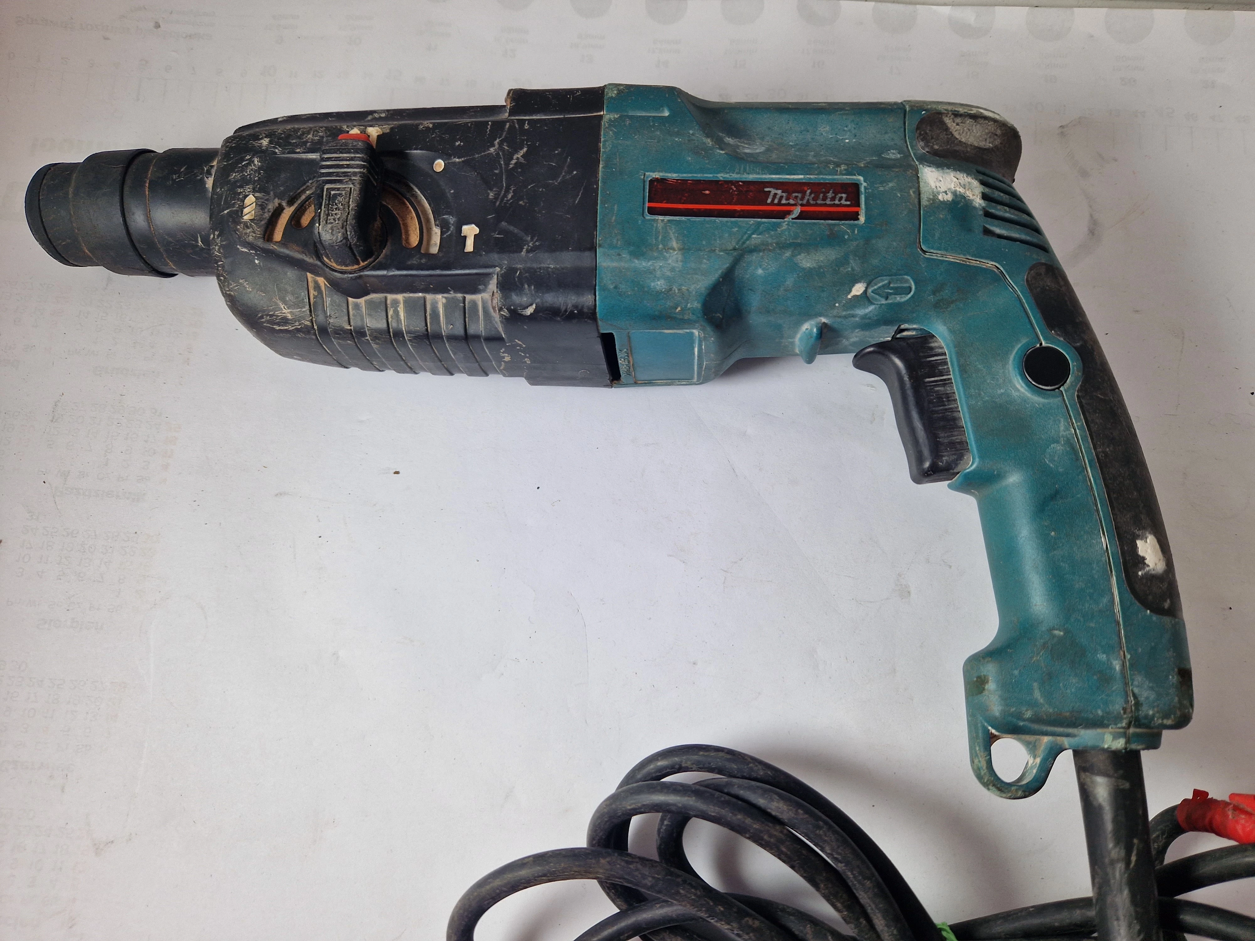 mlotowiertarka-makita-hr2450-kod-producenta-d5143