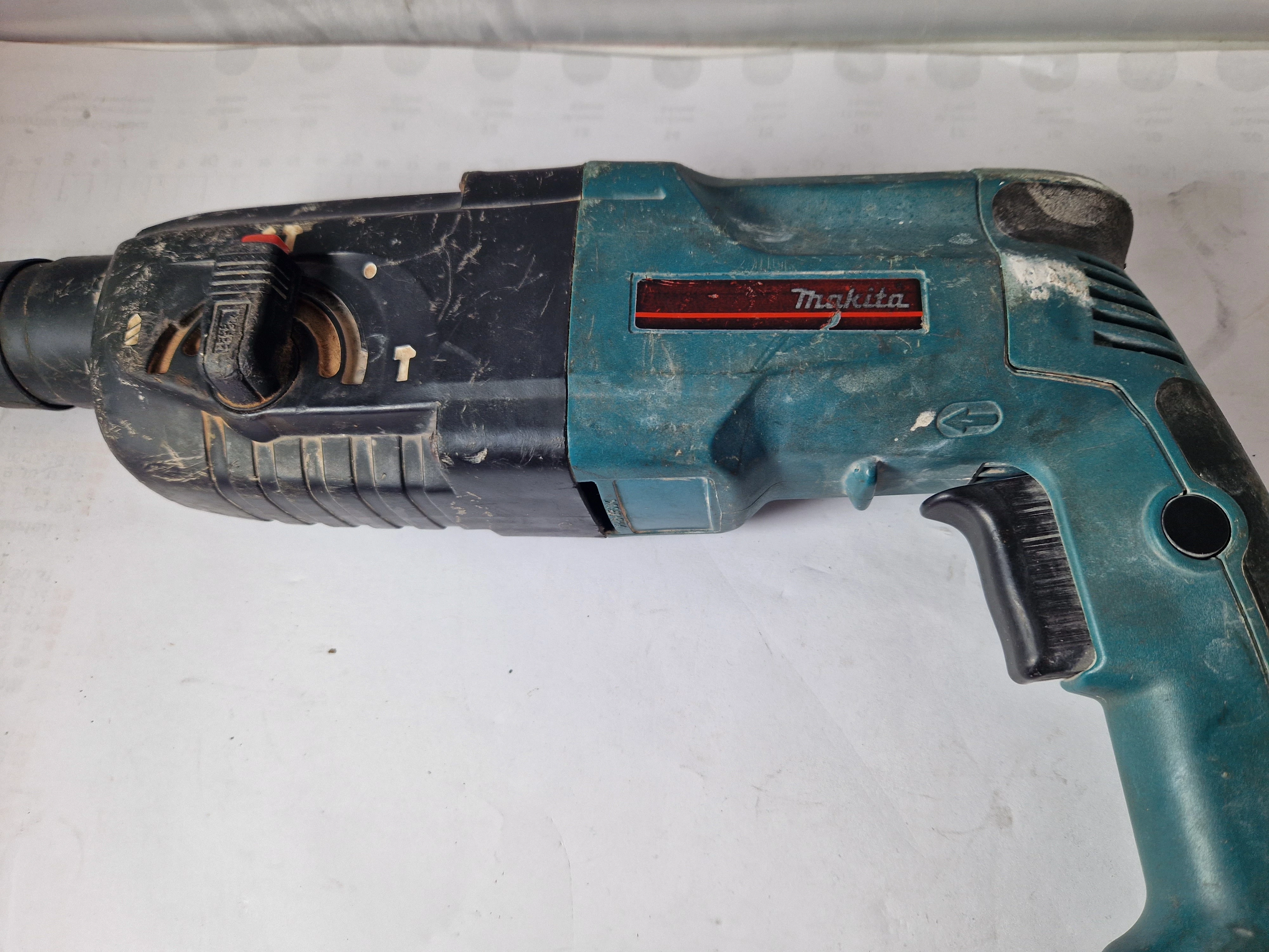 mlotowiertarka-makita-hr2450-ean-gtin-5060526641632