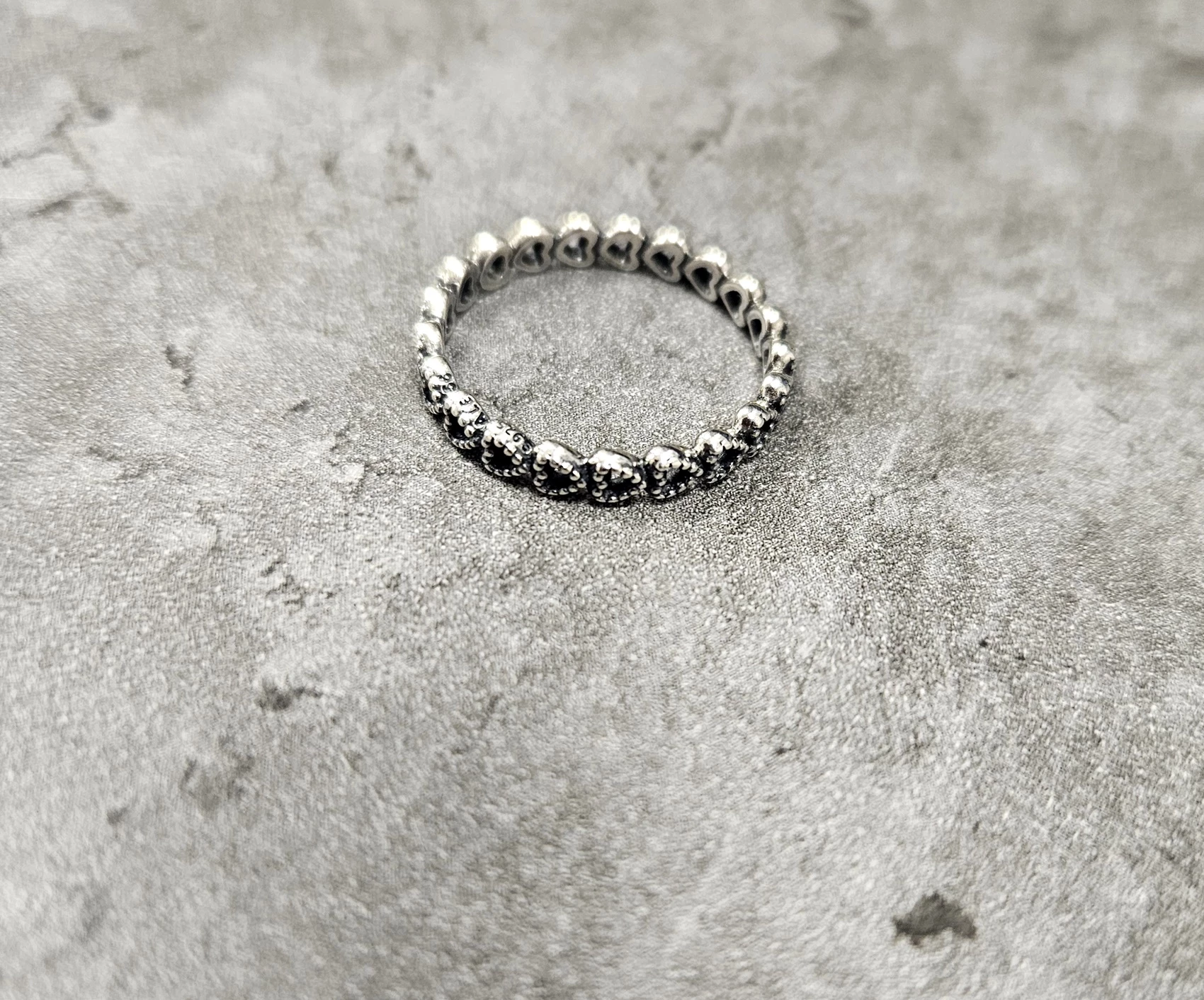 srebro-inny-wyrob-jubilerski-uzywany-srebrny-pierscionek-serca-krupowki-75-zakopane