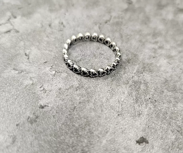 srebro-inny-wyrob-jubilerski-uzywany-srebrny-pierscionek-serca-krupowki-75-zakopane