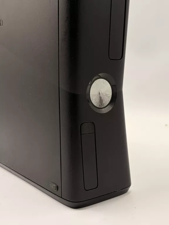 konsola-microsoft-xbox-360-s-250-gb-pad-kinect-liczba-kontrolerow-w-zestawie-205994-225550