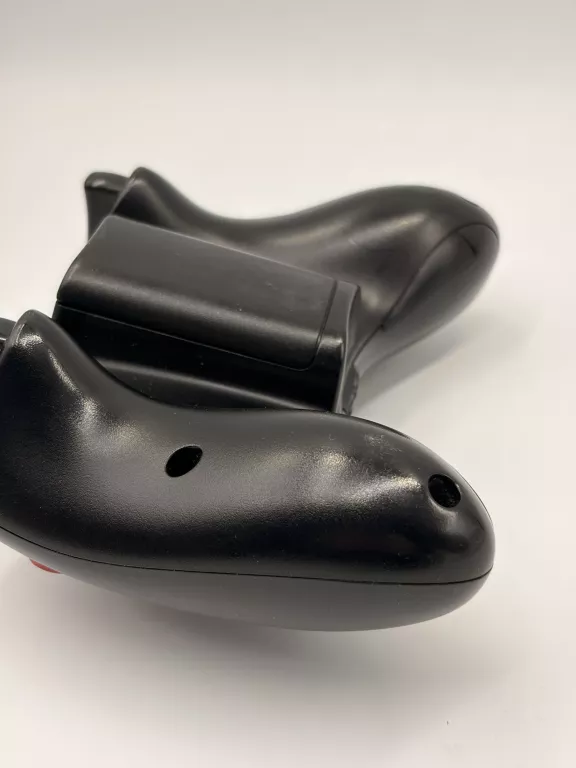 konsola-microsoft-xbox-360-s-250-gb-pad-kinect-zlacza-205990-1