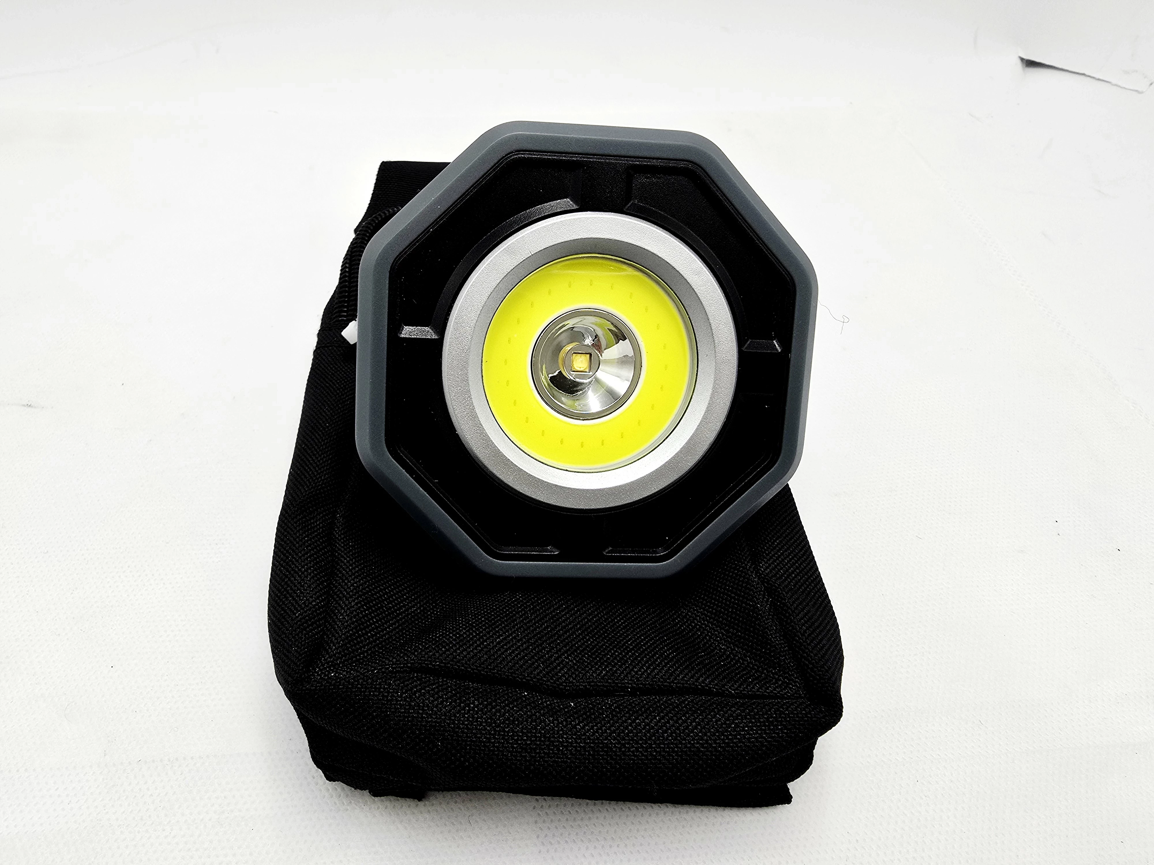 lampa-robocza-werckmann-z-podstawa-regulowana-boleslawa-chrobrego-8-pszczyna-milz-2