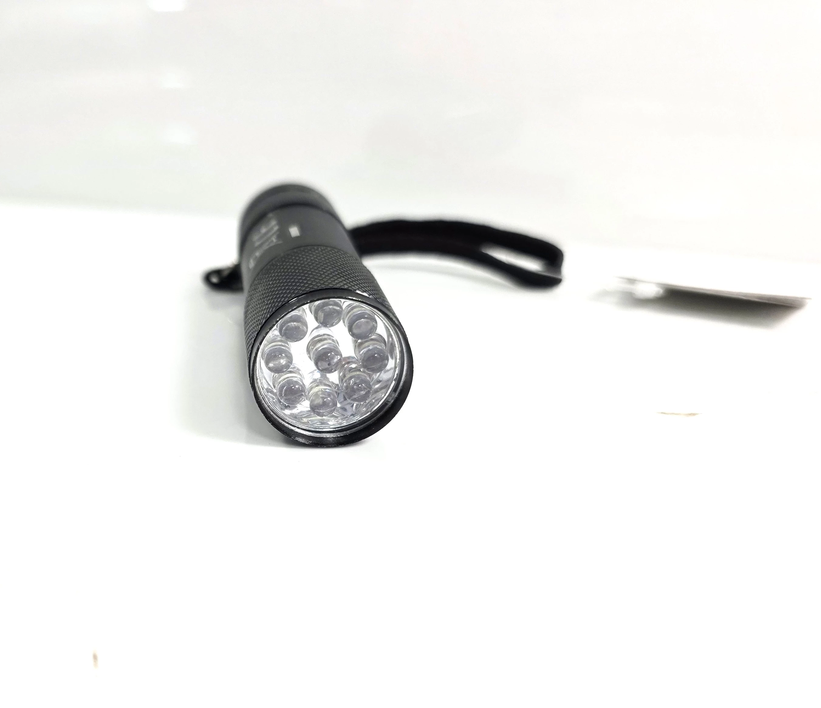 latarka-klasyczna-kodak-46-lm-led-poludniowa-38-przezmierowo-ska