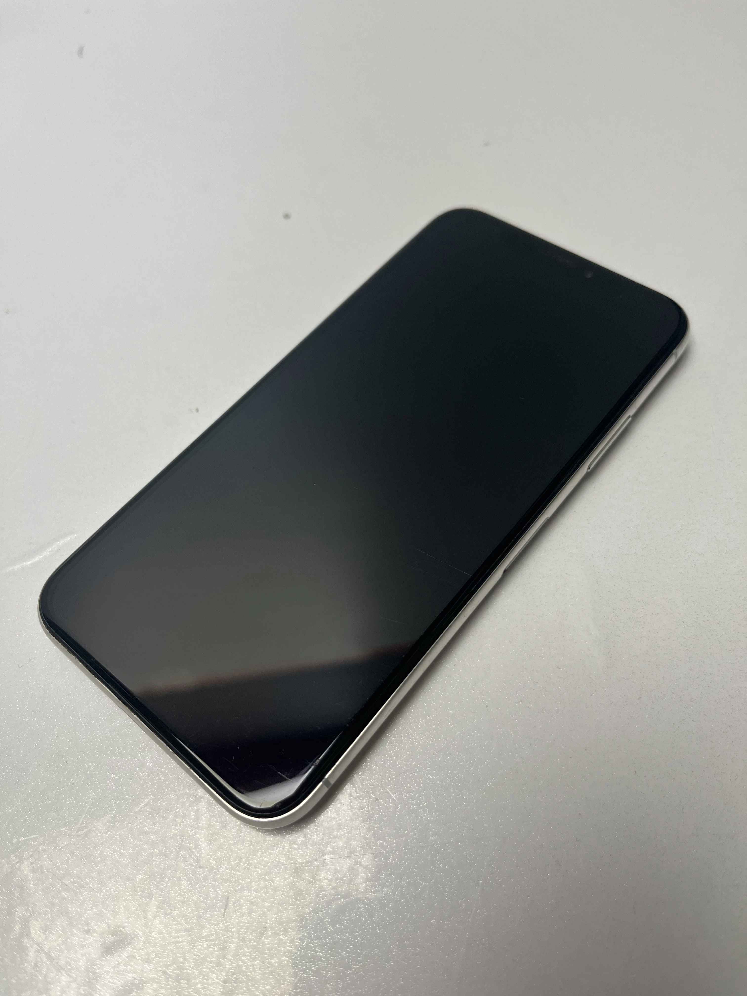 telefon-iphone-x-64gb-75-bat-wbudowana-pamiec-202869-214193