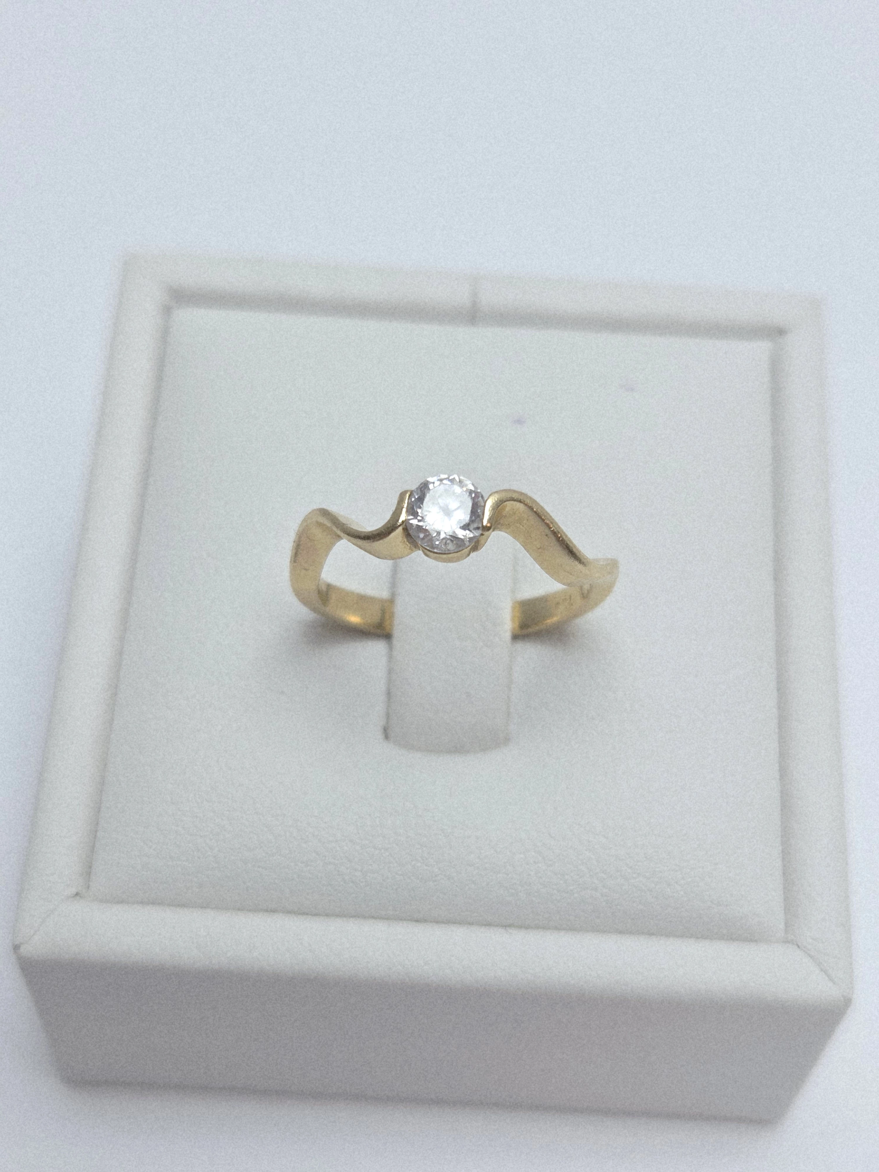 piekny-falowany-zloty-pierscionek-z-cyrkonia-750p-11r-266g-rodzaj-2205-2