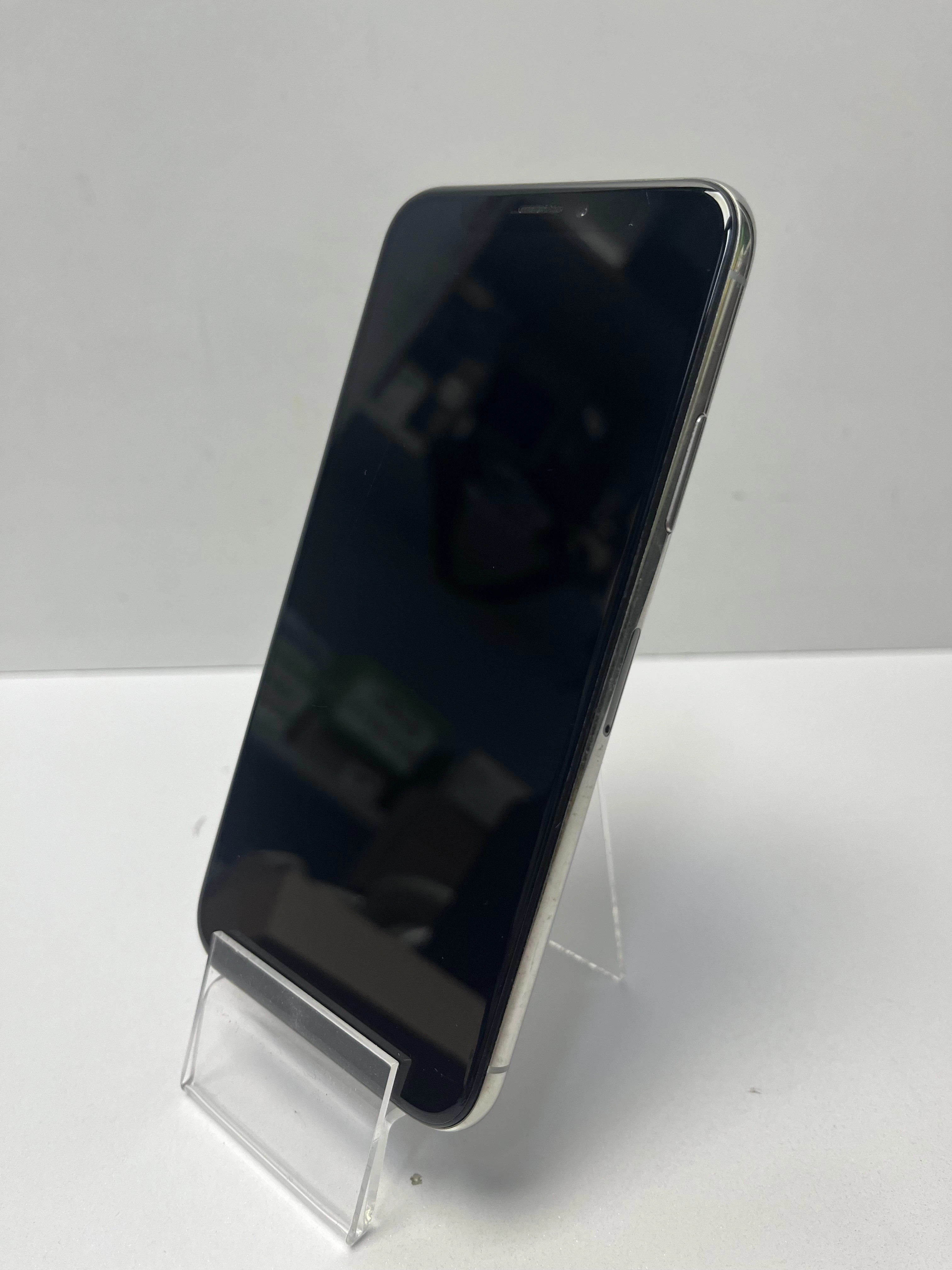 telefon-iphone-x-64gb-75-bat-przekatna-ekranu-580