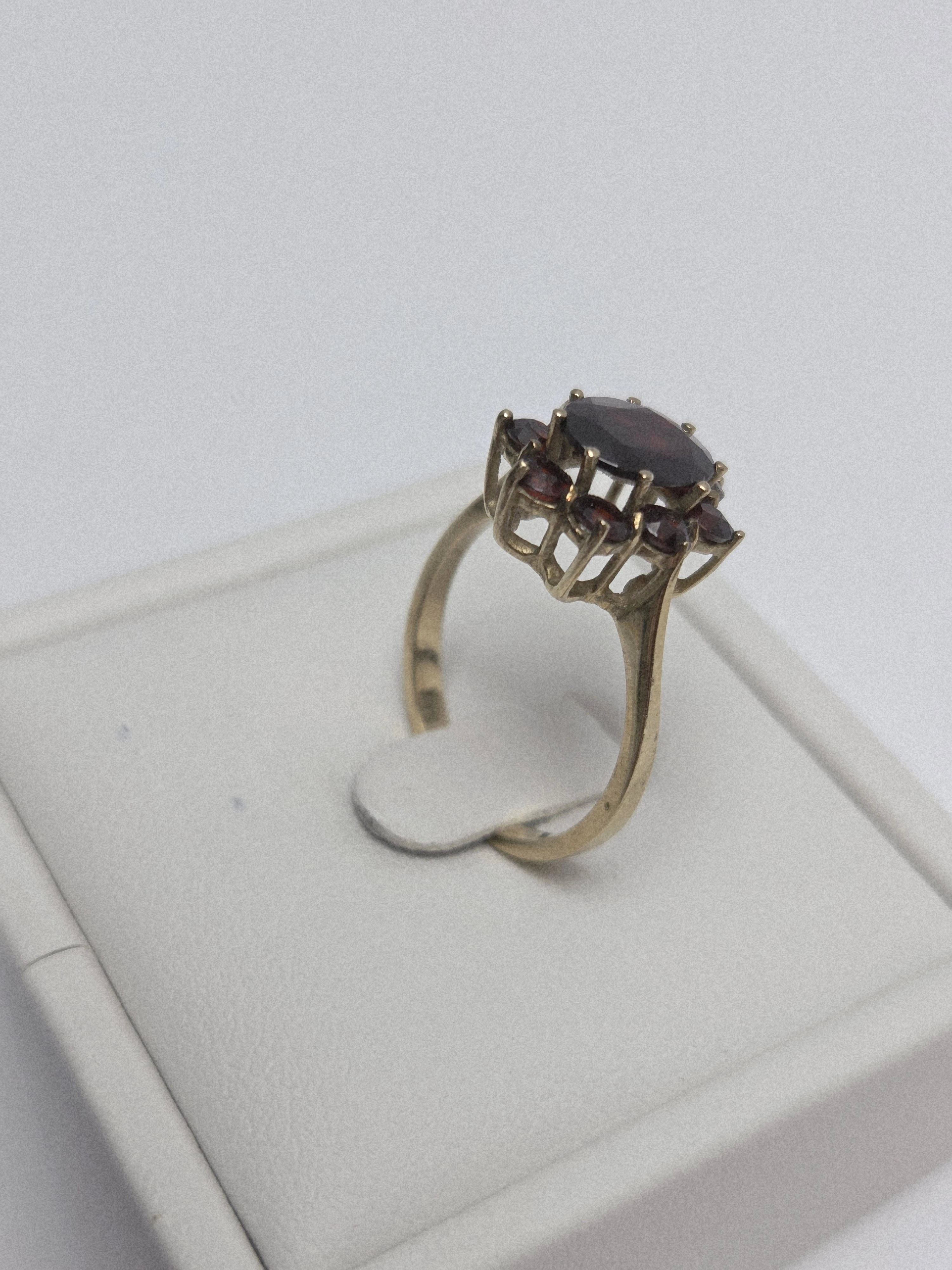 piekny-zloty-pierscionek-z-granatami-333p-15r-281g-marka-248811-958954