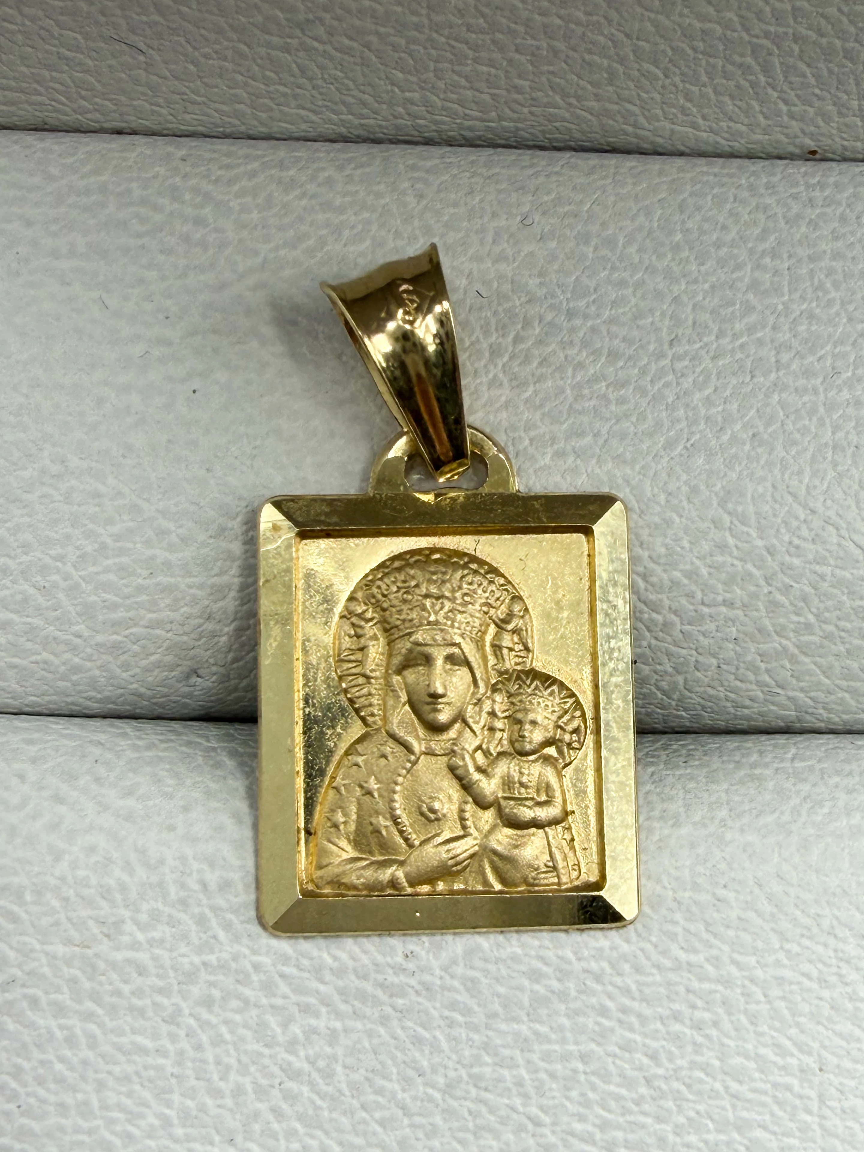 zlota-zawieszka-matka-boska-p585-w178g-grochowska-173-warszawa