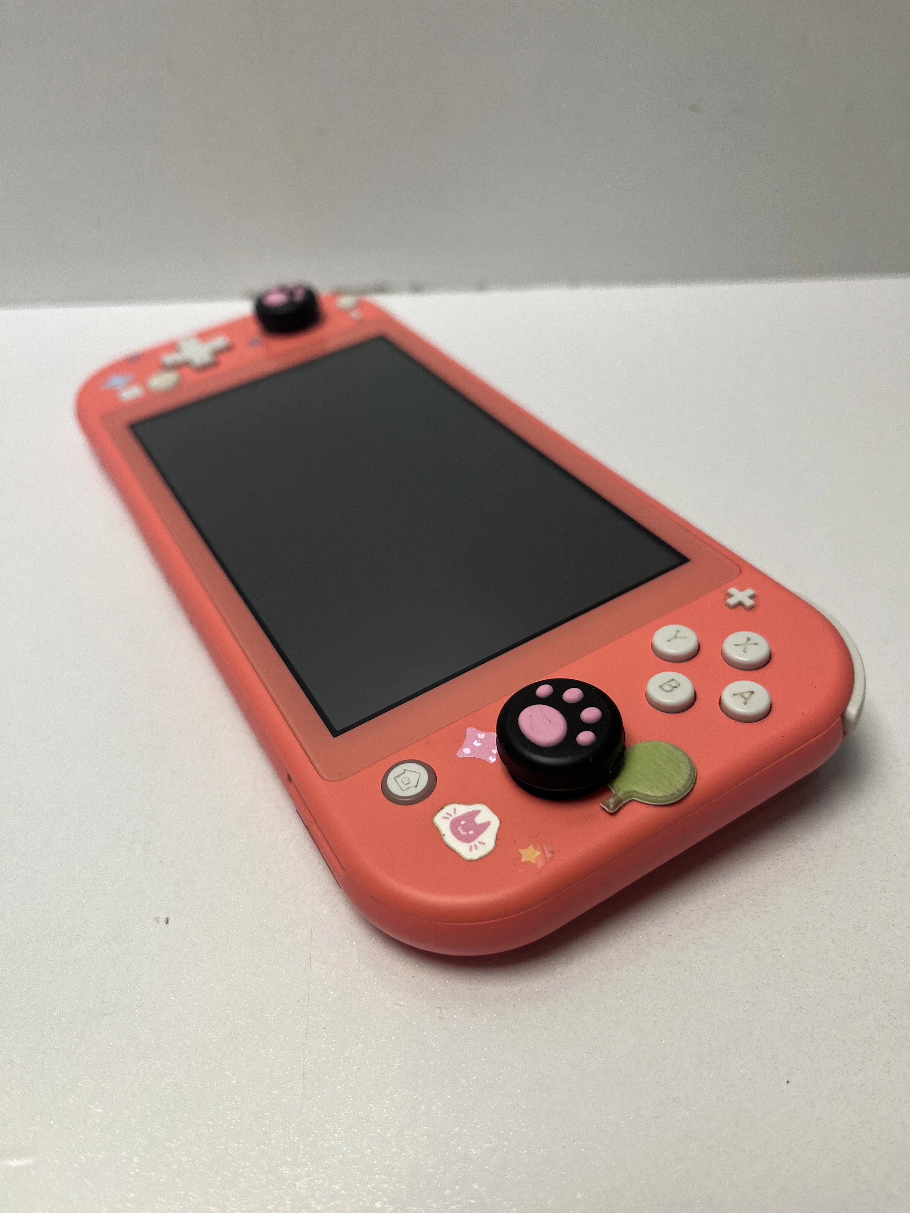 konsola-nintendo-switch-lite-liczba-kontrolerow-w-zestawie-205994-257974