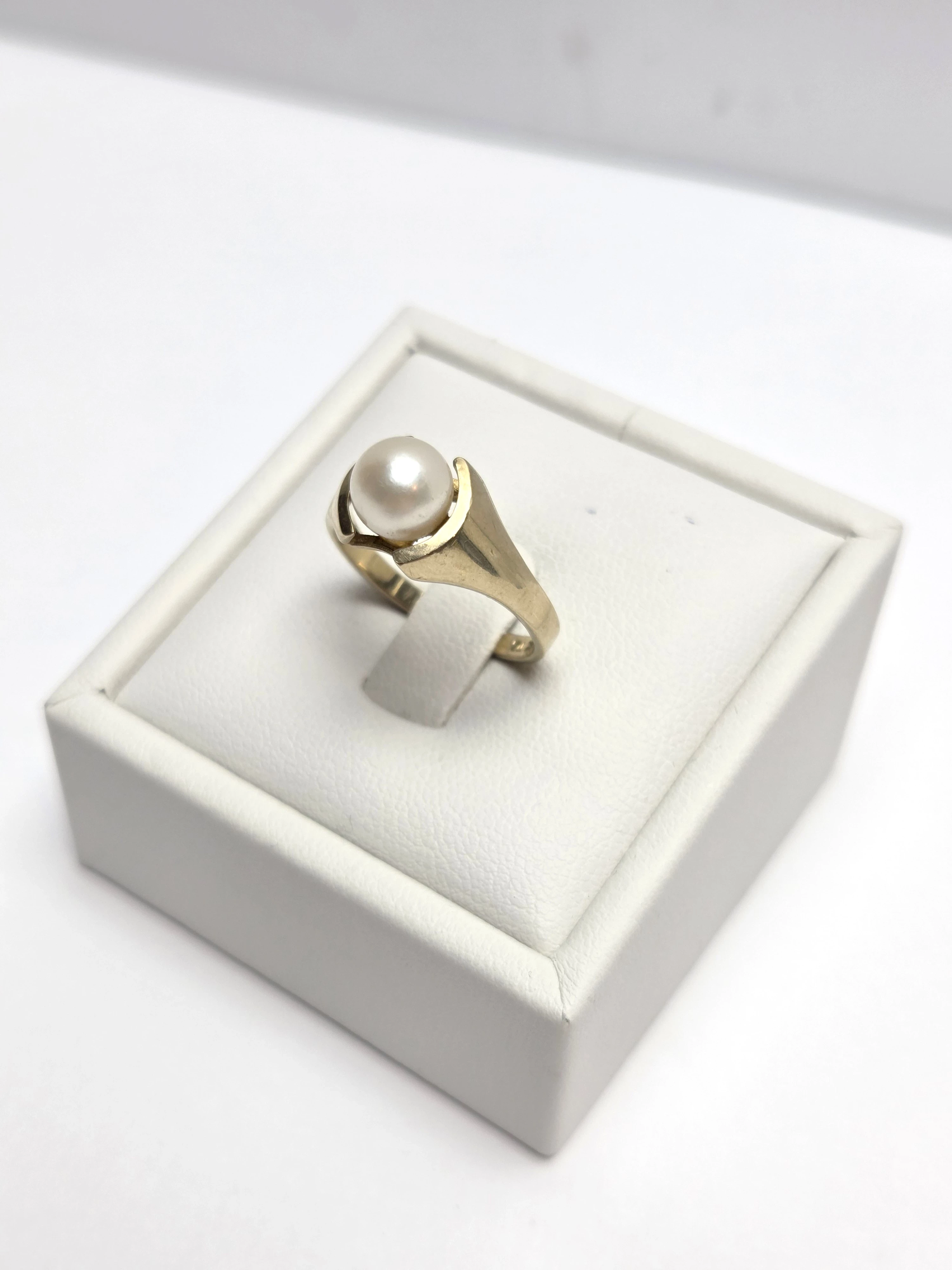 piekny-zloty-pierscionek-z-perla-333p-16r-291g-material-15835-2