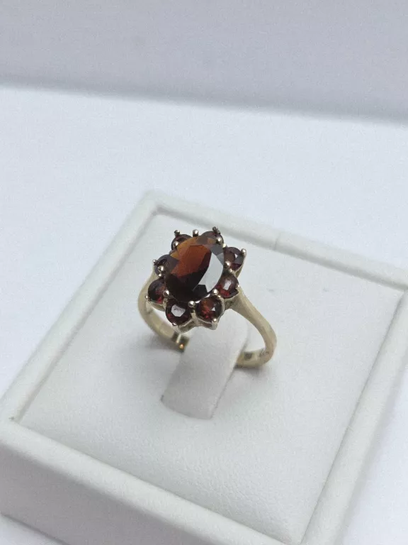 piekny-zloty-pierscionek-z-granatami-333p-15r-281g-stan-11323-2