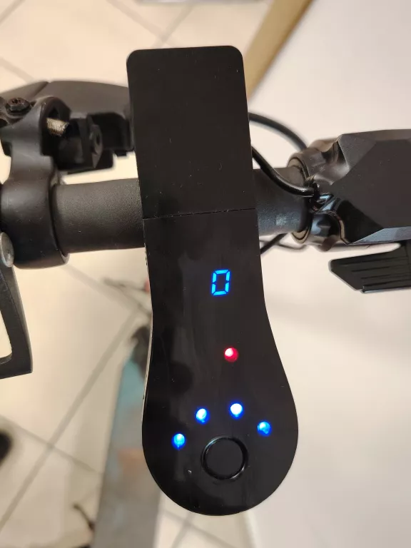 hulajnoga-elektryczna-motus-scooty-85-350-w-stan-11323-2