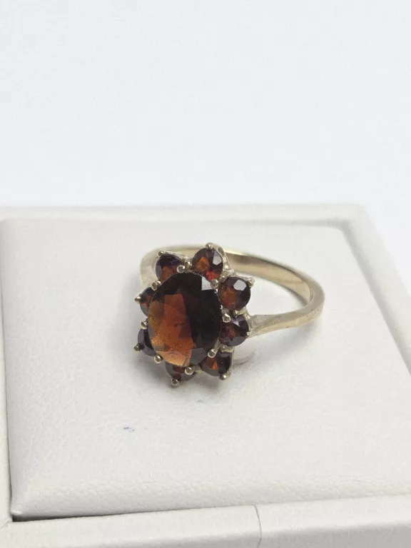 piekny-zloty-pierscionek-z-granatami-333p-15r-281g-okrzei-191-pila