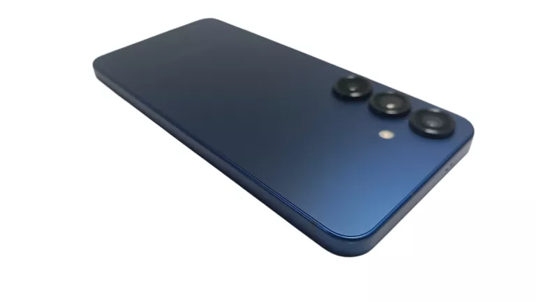 telefon-samsung-galaxy-s25-stan-11323-2