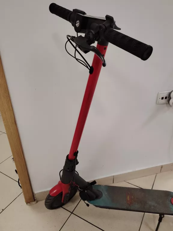 hulajnoga-elektryczna-motus-scooty-85-350-w-waga-1250