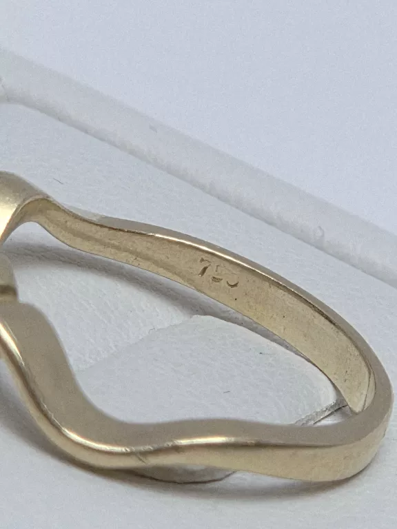 piekny-falowany-zloty-pierscionek-z-cyrkonia-750p-11r-266g-waga-266