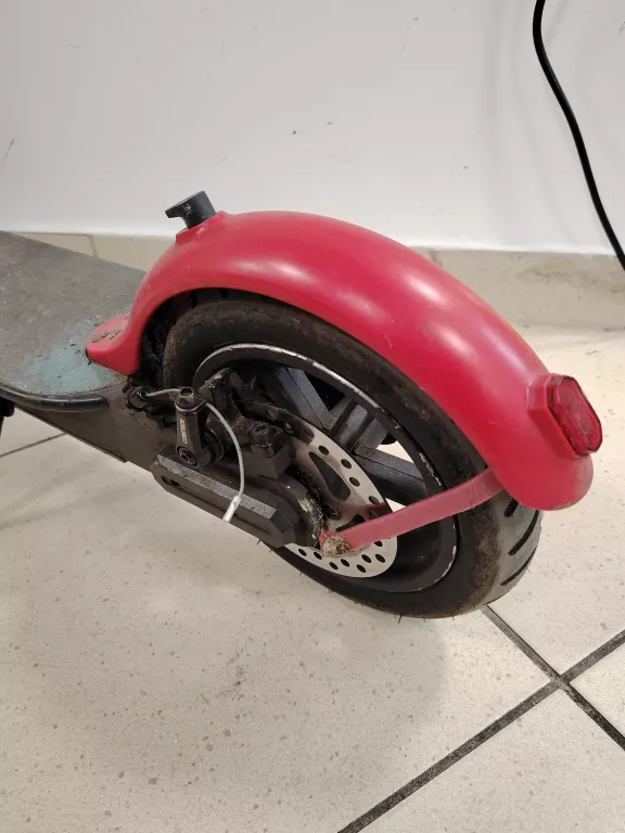 hulajnoga-elektryczna-motus-scooty-85-350-w-moc-silnika-35000