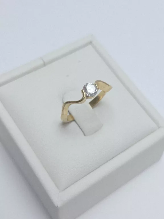 piekny-falowany-zloty-pierscionek-z-cyrkonia-750p-11r-266g-material-15835-2