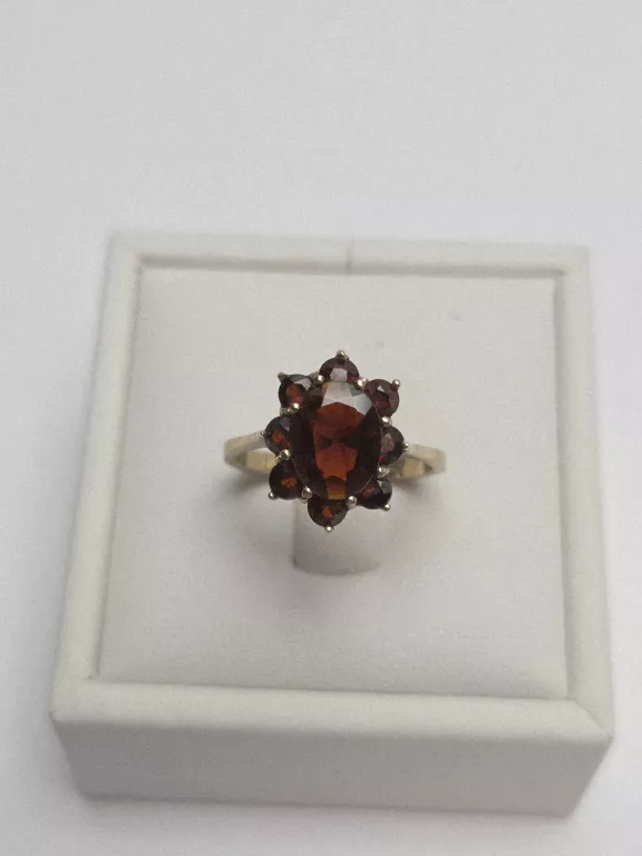 piekny-zloty-pierscionek-z-granatami-333p-15r-281g-kamien-17088-65536