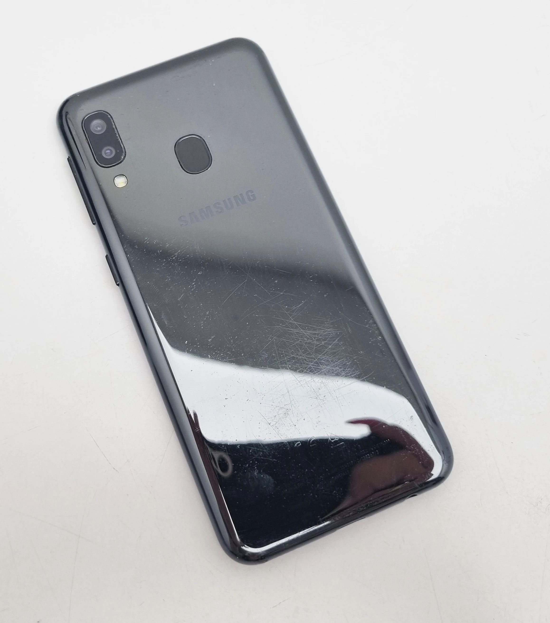 telefon-samsung-a20e-ean-gtin-887276343006