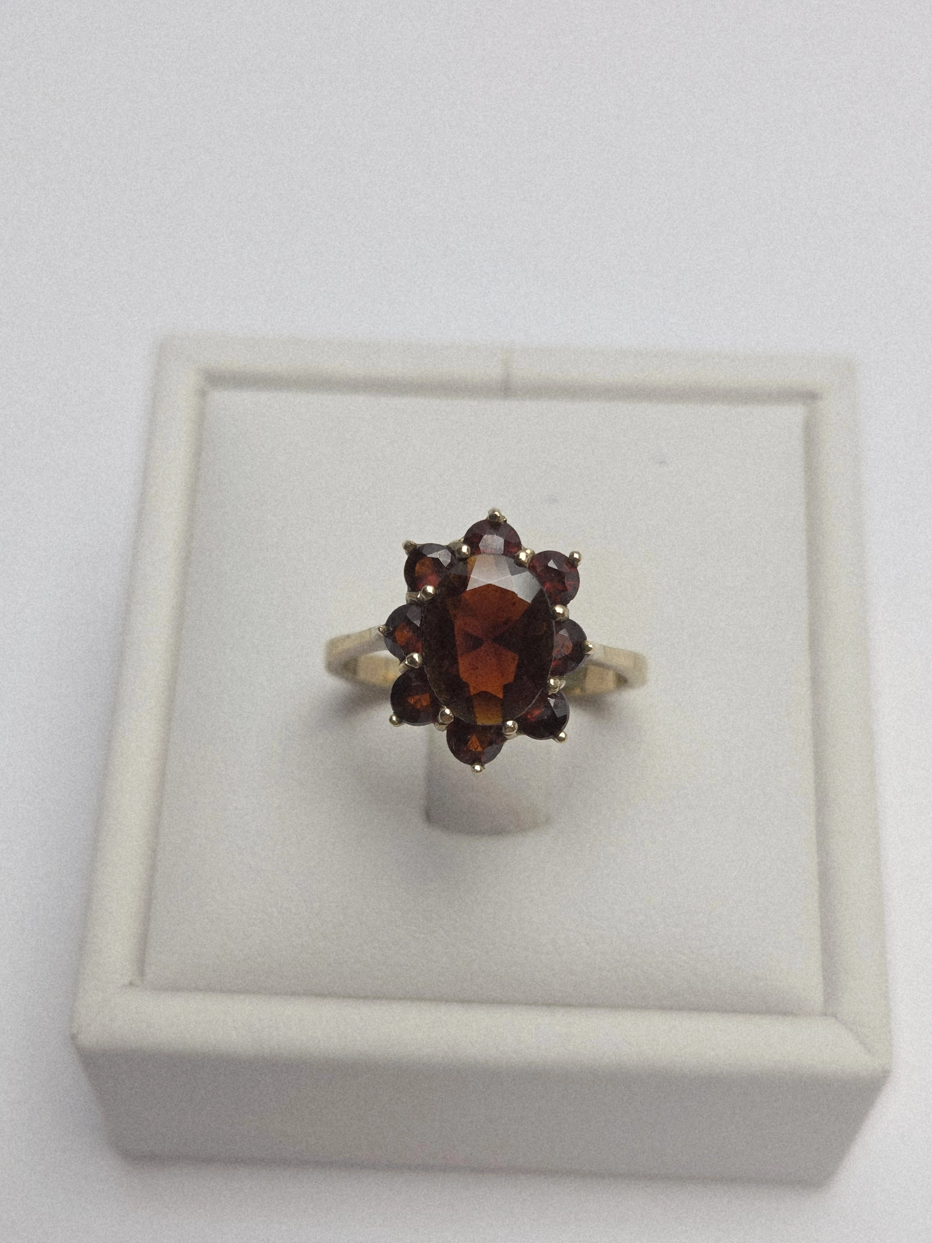 piekny-zloty-pierscionek-z-granatami-333p-15r-281g-kamien-17088-65536