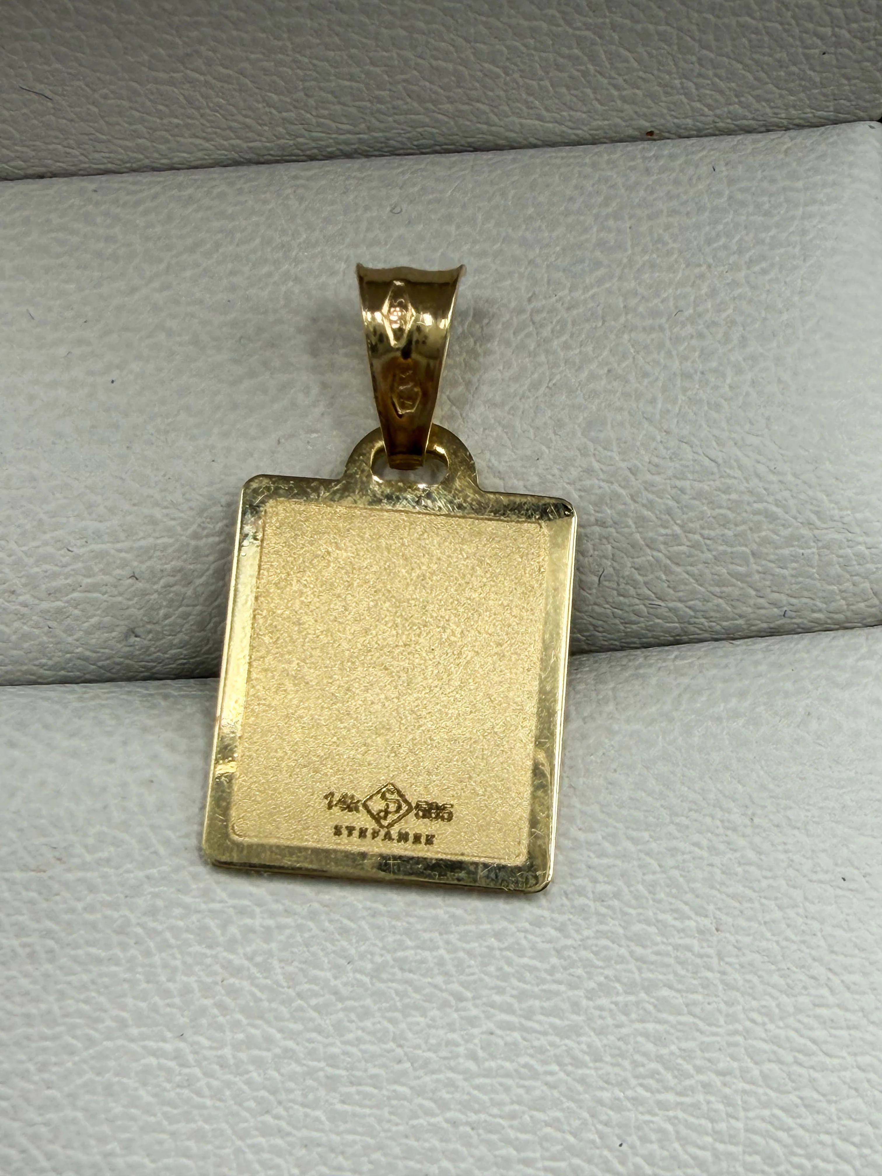 zlota-zawieszka-matka-boska-p585-w178g-material-15835-2