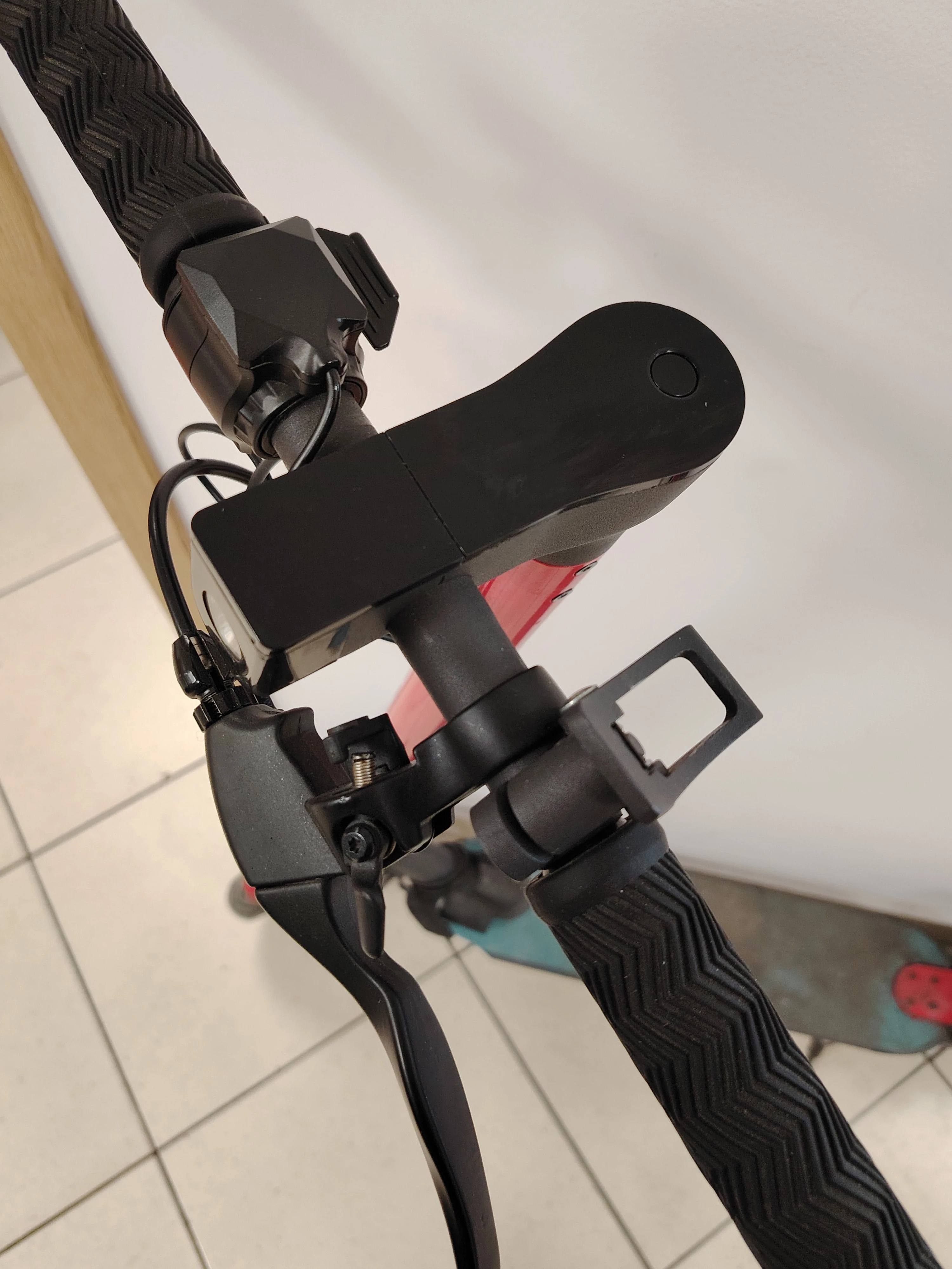 hulajnoga-elektryczna-motus-scooty-85-350-w-ean-gtin-5901821993999