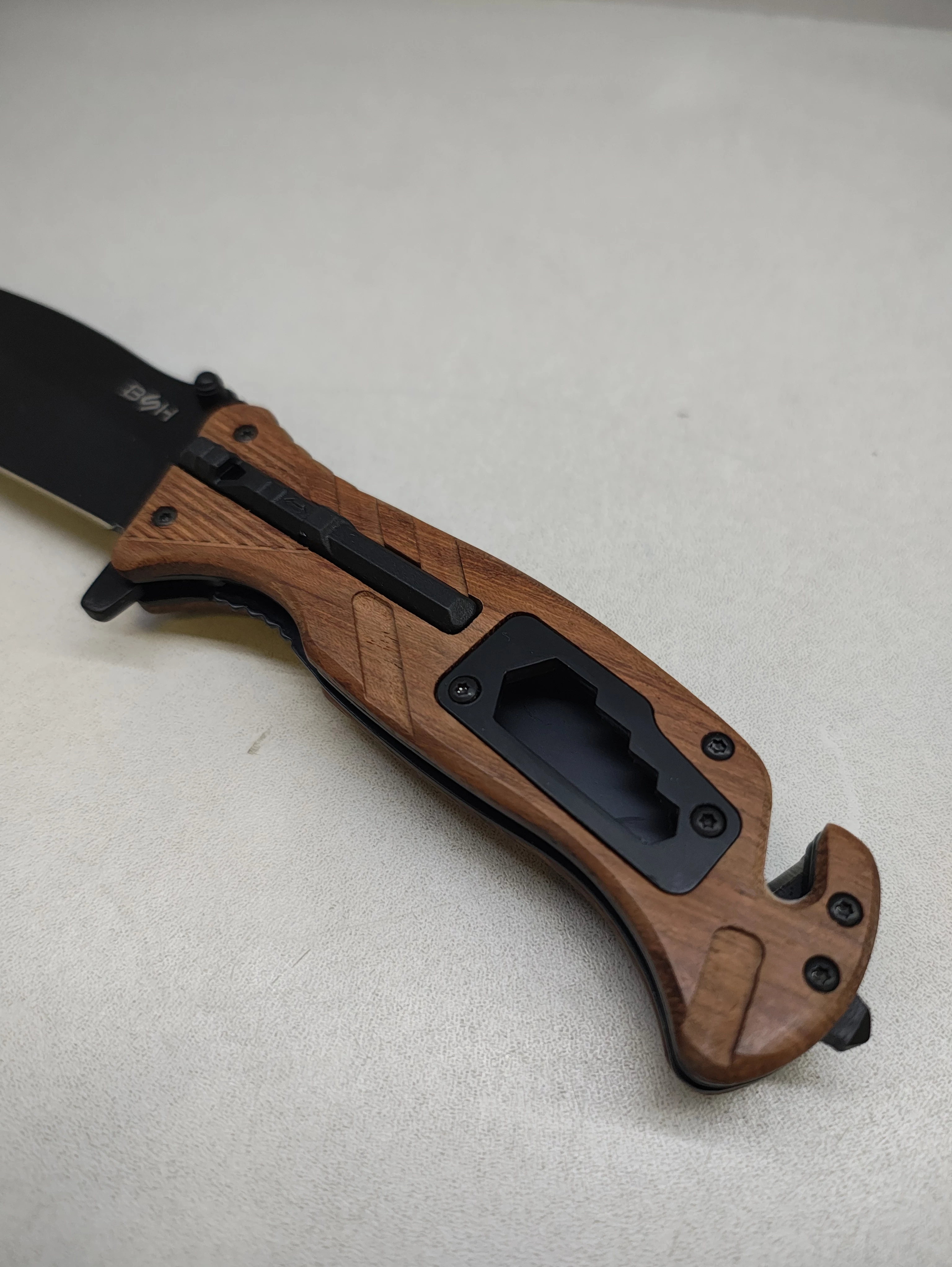 noz-ratowniczy-skladany-z-krzesiwem-n501b-model-n501b