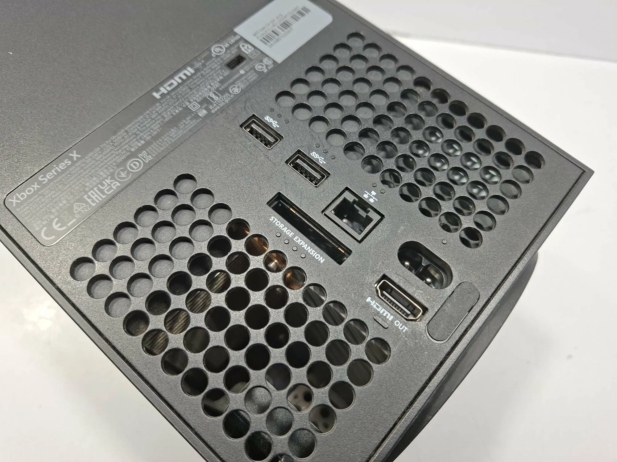 konsola-xbox-series-x-stan-11323-2