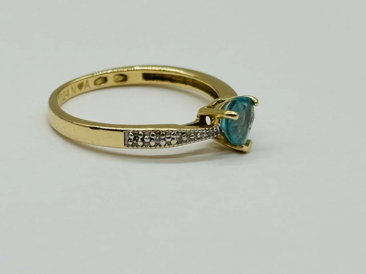 zloty-pierscionek-z-diamentami-i-topazem-585-195-g-r-13-material-15835-2