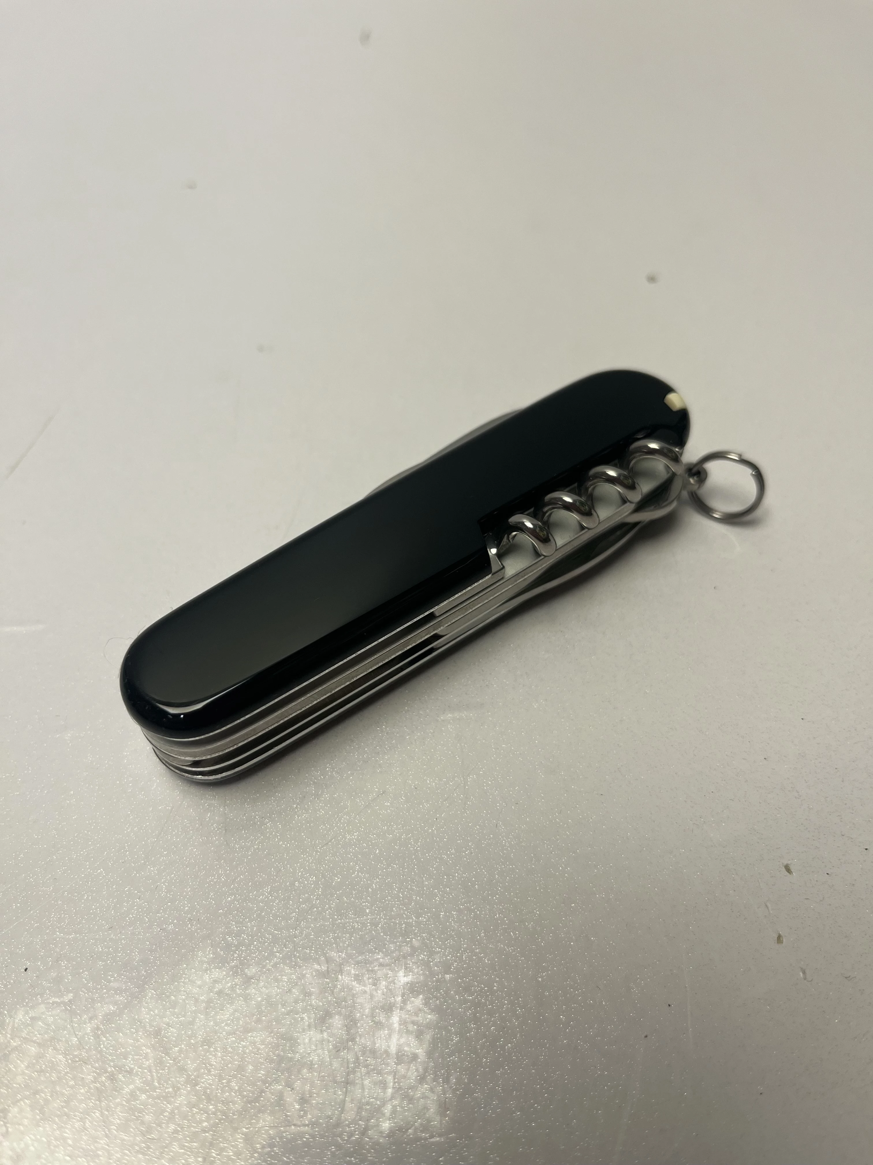 victorinox-137133-scyzoryk-huntsman-91-mm-15-funkcji-czarny-stan-11323-2