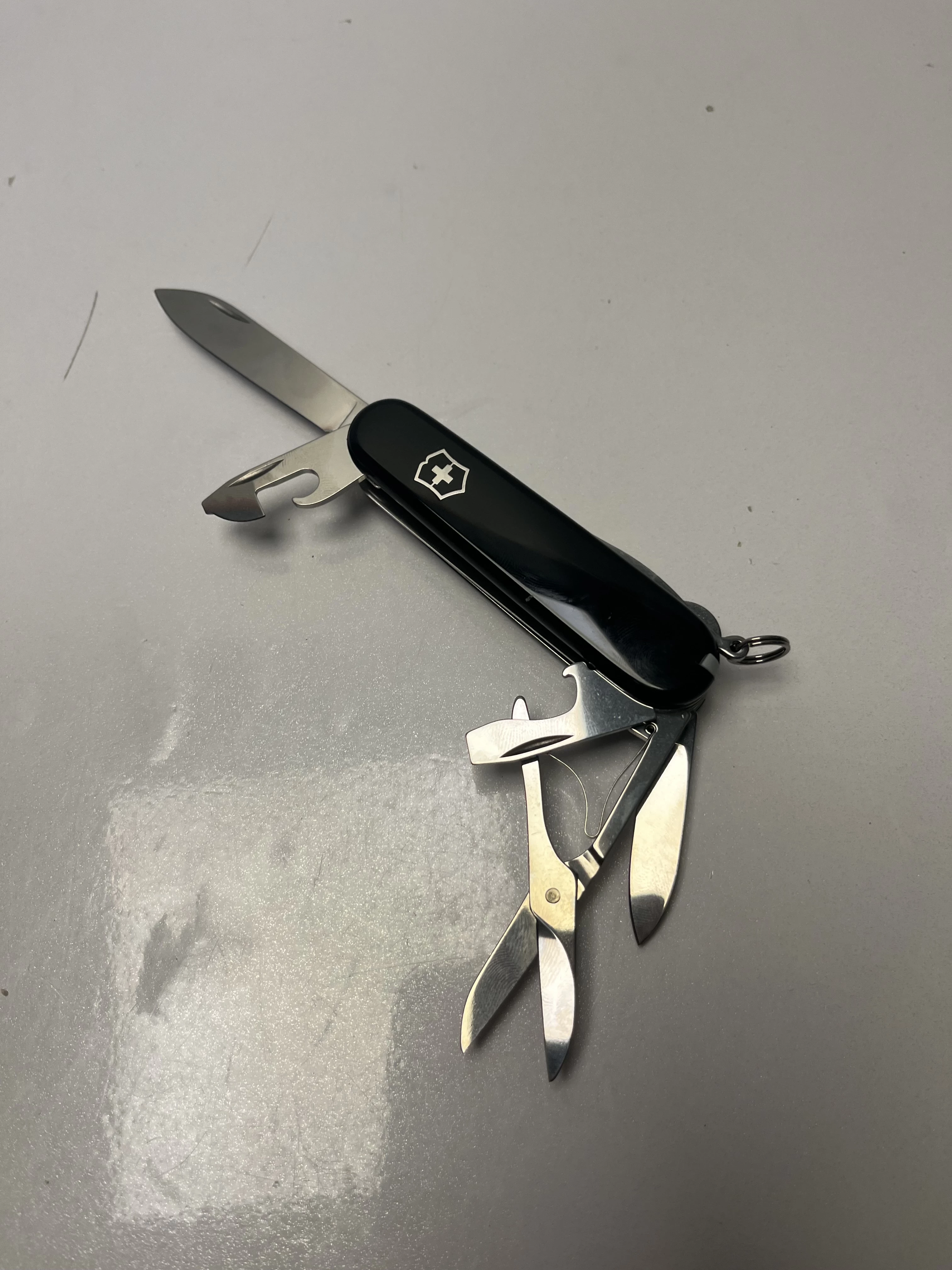 victorinox-137133-scyzoryk-huntsman-91-mm-15-funkcji-czarny-liczba-dodatkowych-narzedzi-15