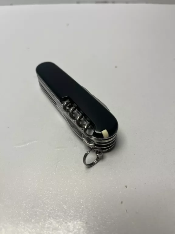 victorinox-137133-scyzoryk-huntsman-91-mm-15-funkcji-czarny-kod-producenta-137133