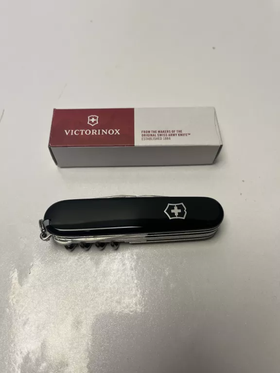 victorinox-137133-scyzoryk-huntsman-91-mm-15-funkcji-czarny-osiedle-teatralne-3u15-krakow