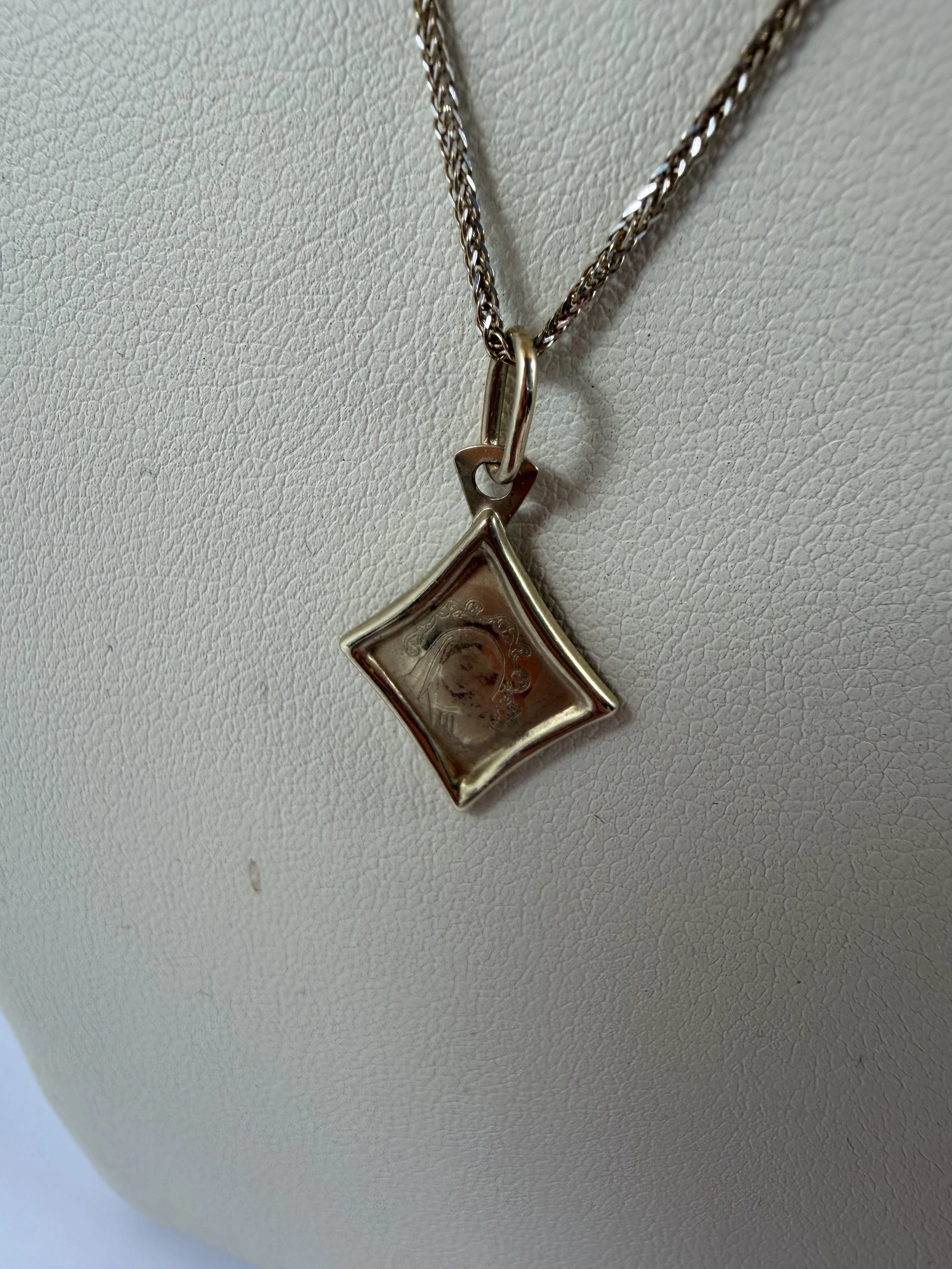 wyrob-jubilerski-uzywany-zloty-lancuszek-z-zawieszka-585-194-stan-11323-2