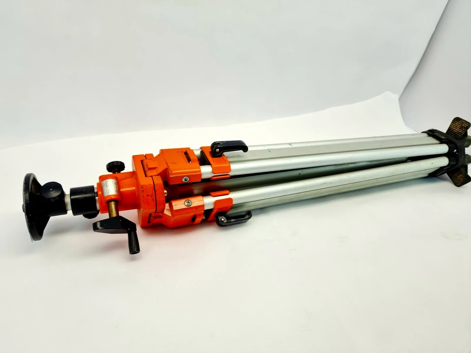 laser-obrotowy-nedo-eco-600-hv-statyw-komplet-product-id-3c77b0cf-da7b-40d2-a5db-1f92c9e4acdc