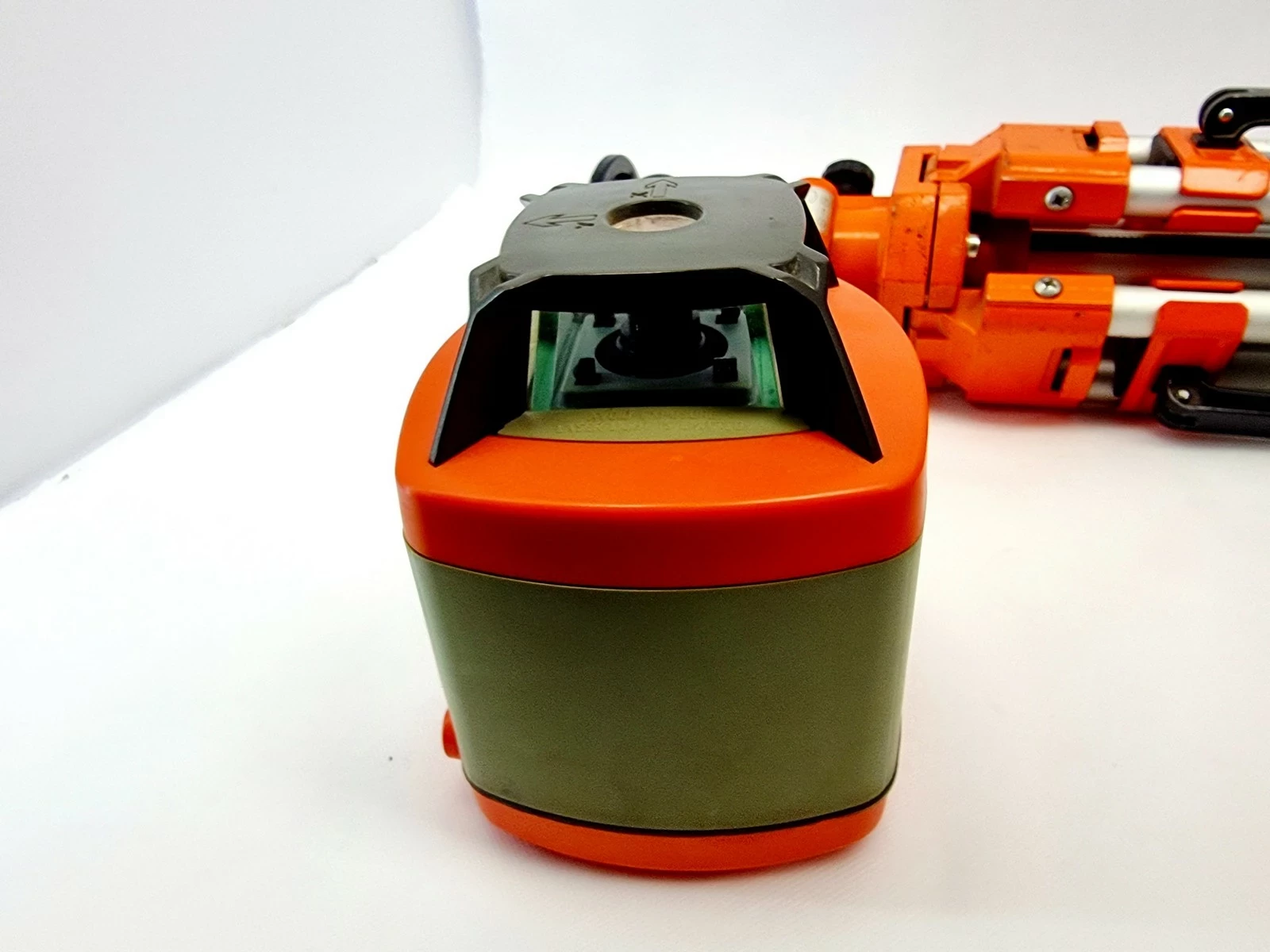 laser-obrotowy-nedo-eco-600-hv-statyw-komplet-marka-248811-1080271