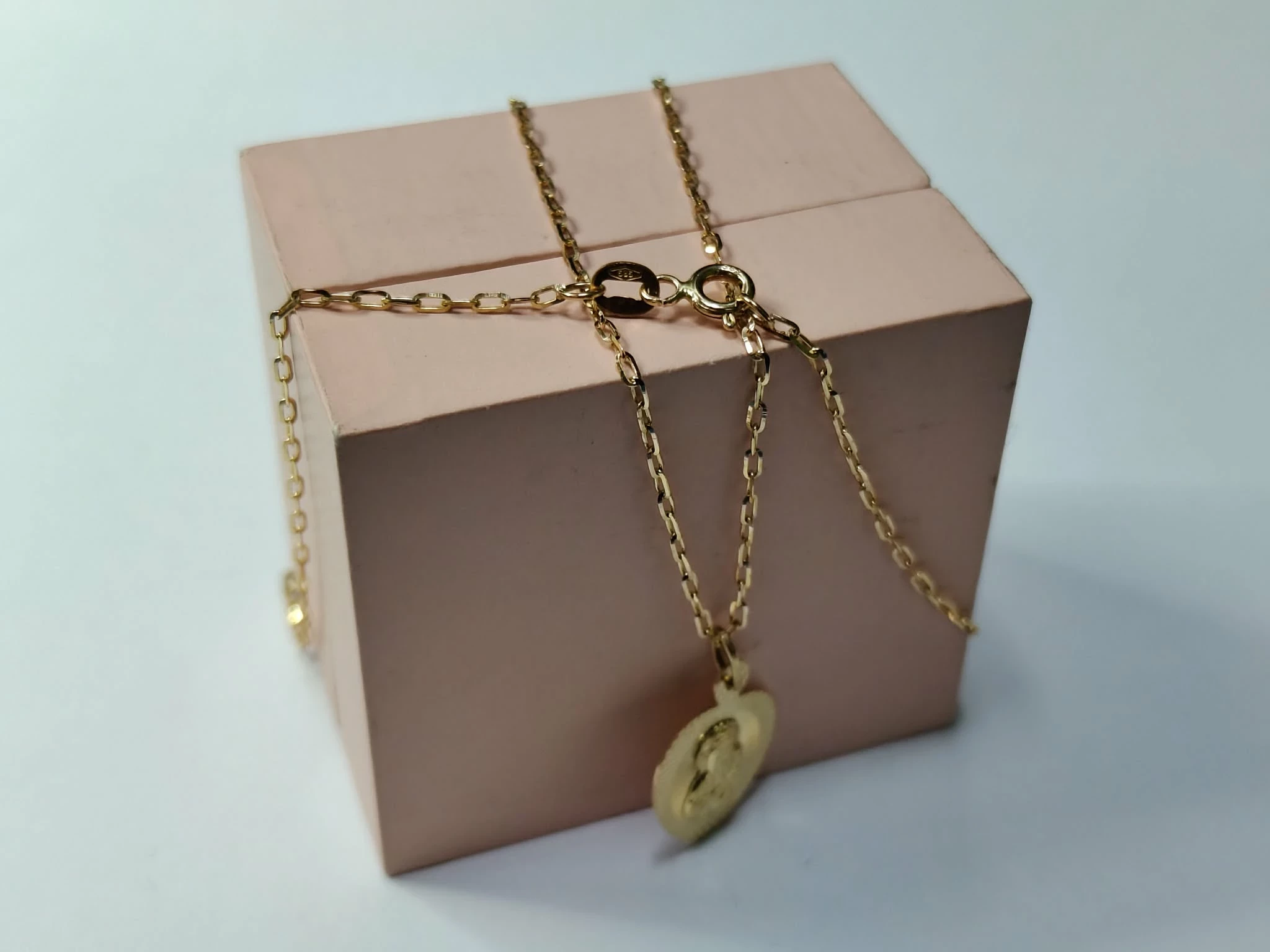 przepiekny-zloty-lancuszek-z-bozia-zloto-14-k-idealny-na-komunie-257-g-splot-2208-9