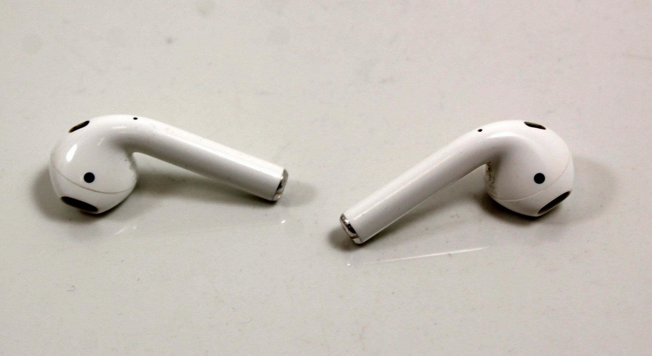 sluchawki-air-pods-gen-2-stan-11323-2